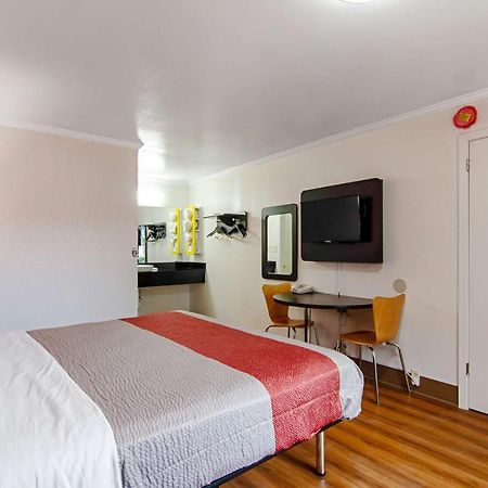 Motel 6-Bay Minette, Al Luaran gambar