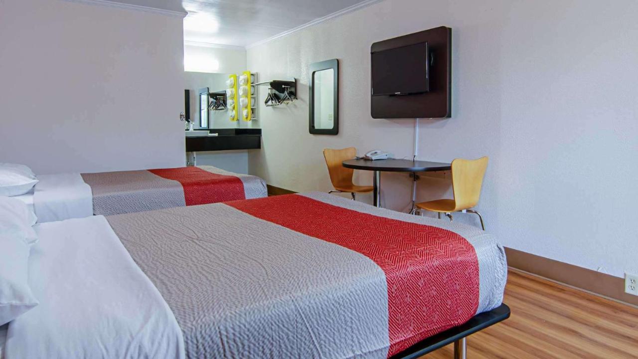 Motel 6-Bay Minette, Al Luaran gambar