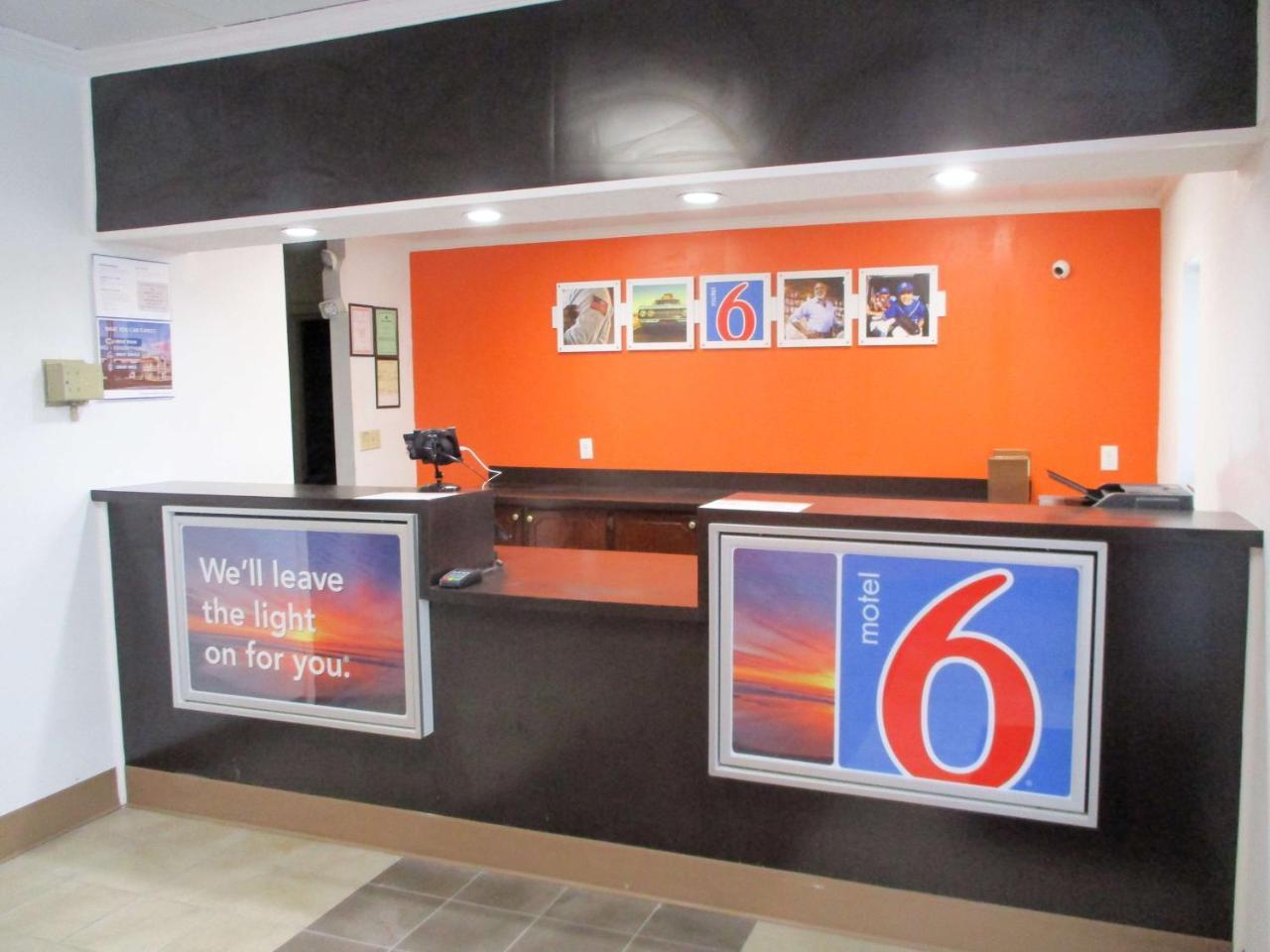 Motel 6-Bay Minette, Al Luaran gambar
