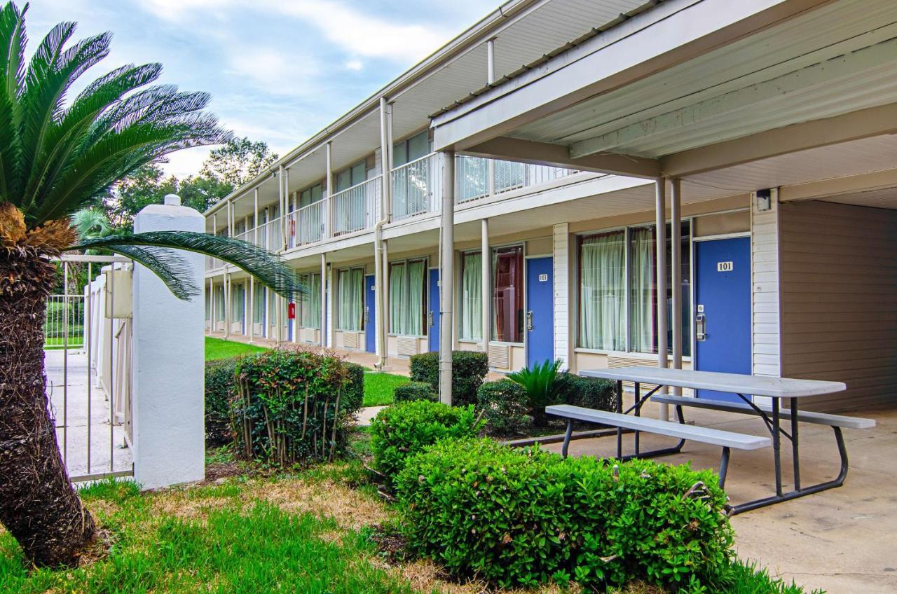 Motel 6-Bay Minette, Al Luaran gambar